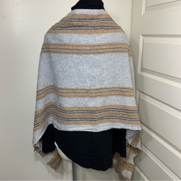 Lancioni 1973 Artisanal Classic Neutral Woven Wool Blend Textured Wraps Scarf - Picture 5 of 9